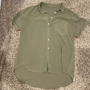 Women’s tunic shirt size medium never worn
